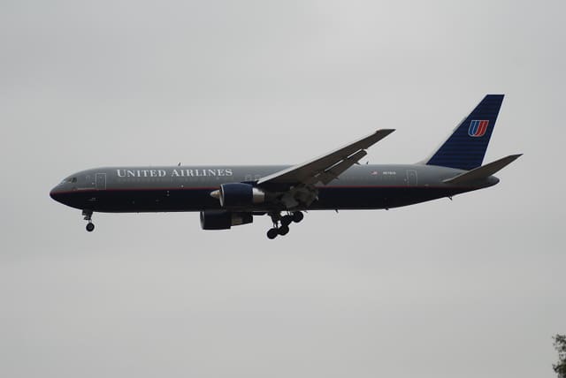 N676UA - Boeing