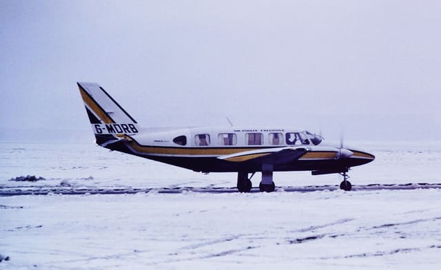 G-MDRB - Twin-engine aircraft