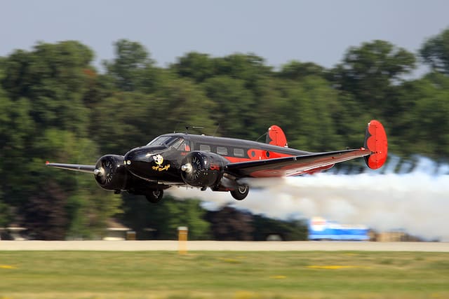 N9109R - Twin-engine aircraft