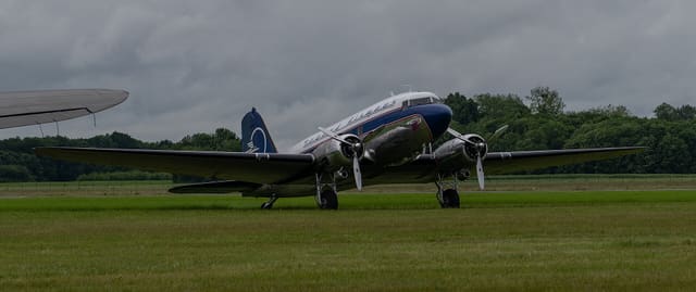 N25641 - Twin-engine aircraft