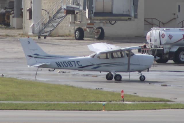 N1087C - Cessna
