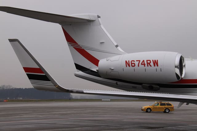 N674RW - Business jet