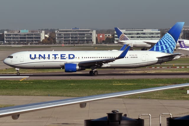 N674UA - Boeing