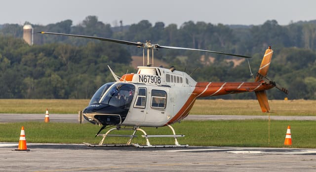 N67908 - Helicopter