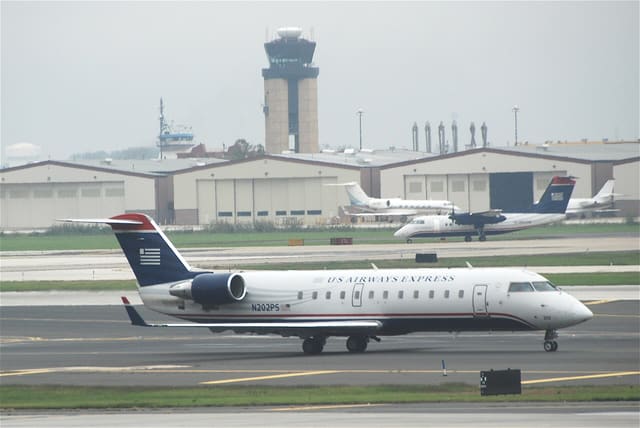 N202PS - Bombardier