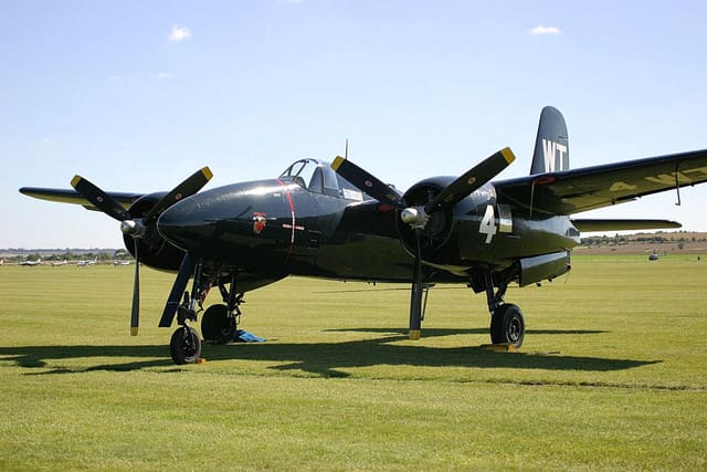 N909TC - Twin-engine aircraft