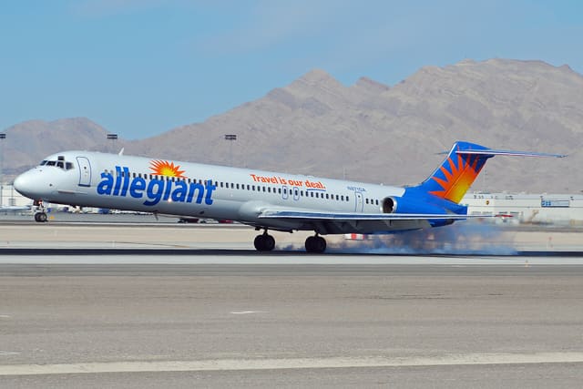 N871GA - Douglas