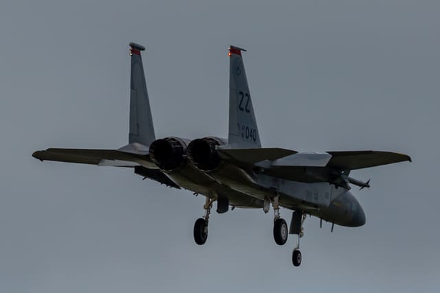  - Twin-engine aircraft