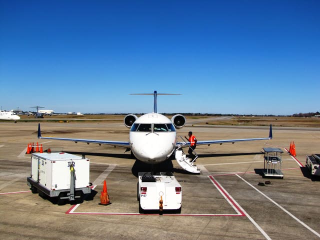N8837B - Bombardier