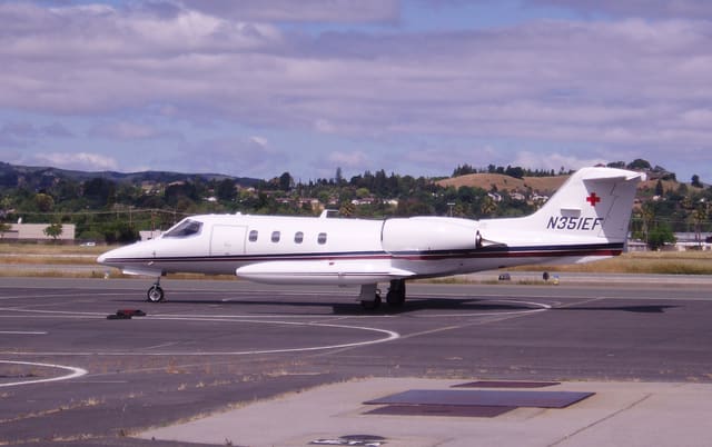 N351EF - Business jet