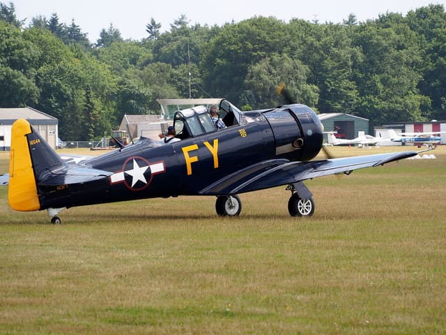 N13FY - Warbird