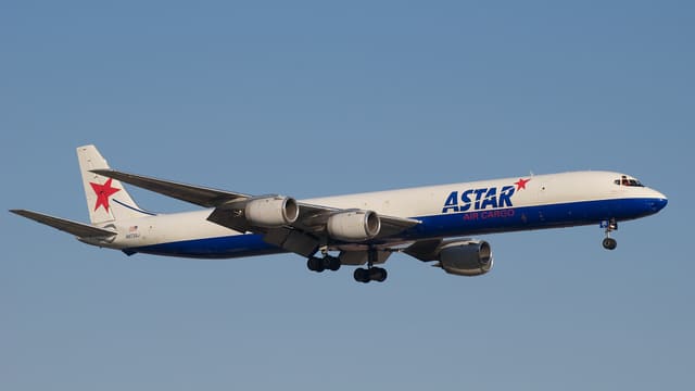 N873SJ - Douglas