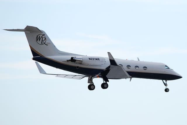N221WR - Business jet