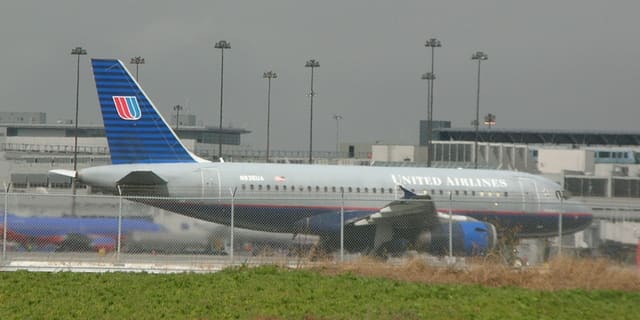 N836UA - Airbus