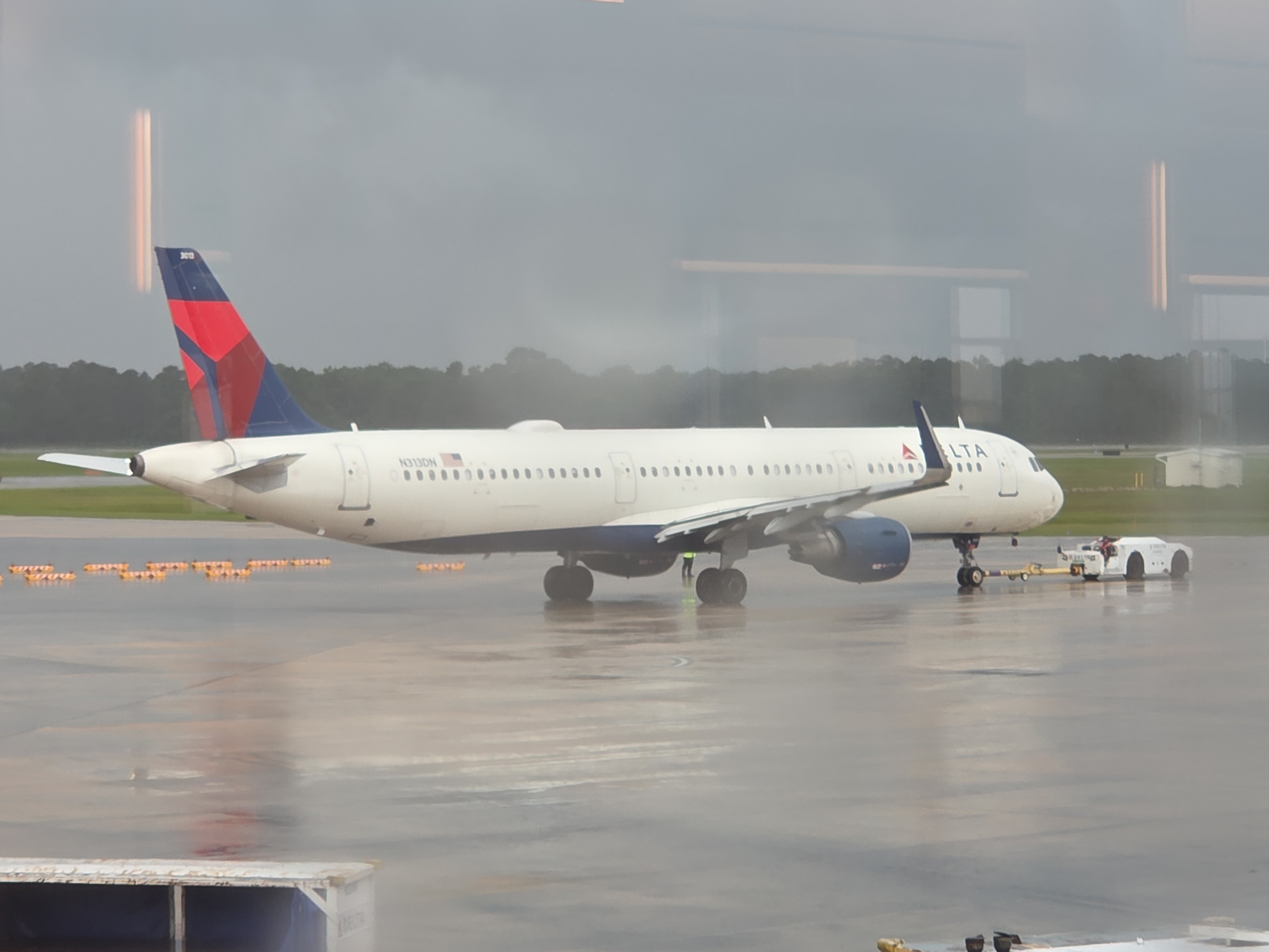 N313DN — Airbus A321-213